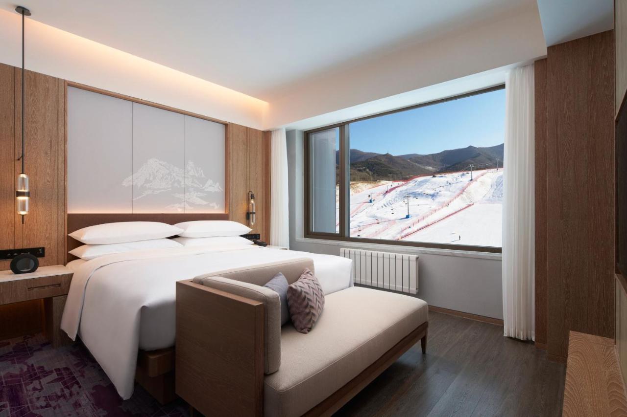 Отель Courtyard By Marriott Chongli Zhangjiakou Экстерьер фото